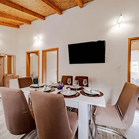 Eco Friendly Maja - Happy Apartment